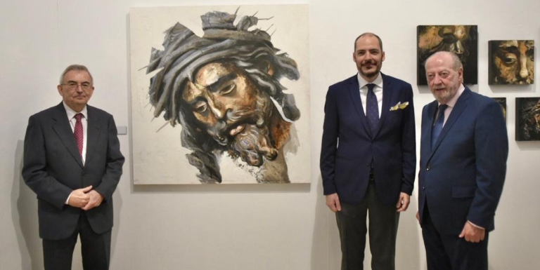 Villalobos inaugura la exposición 'Gran Poder. El rostro de Jesús', en la Casa de la Provincia de la Diputación de Sevilla