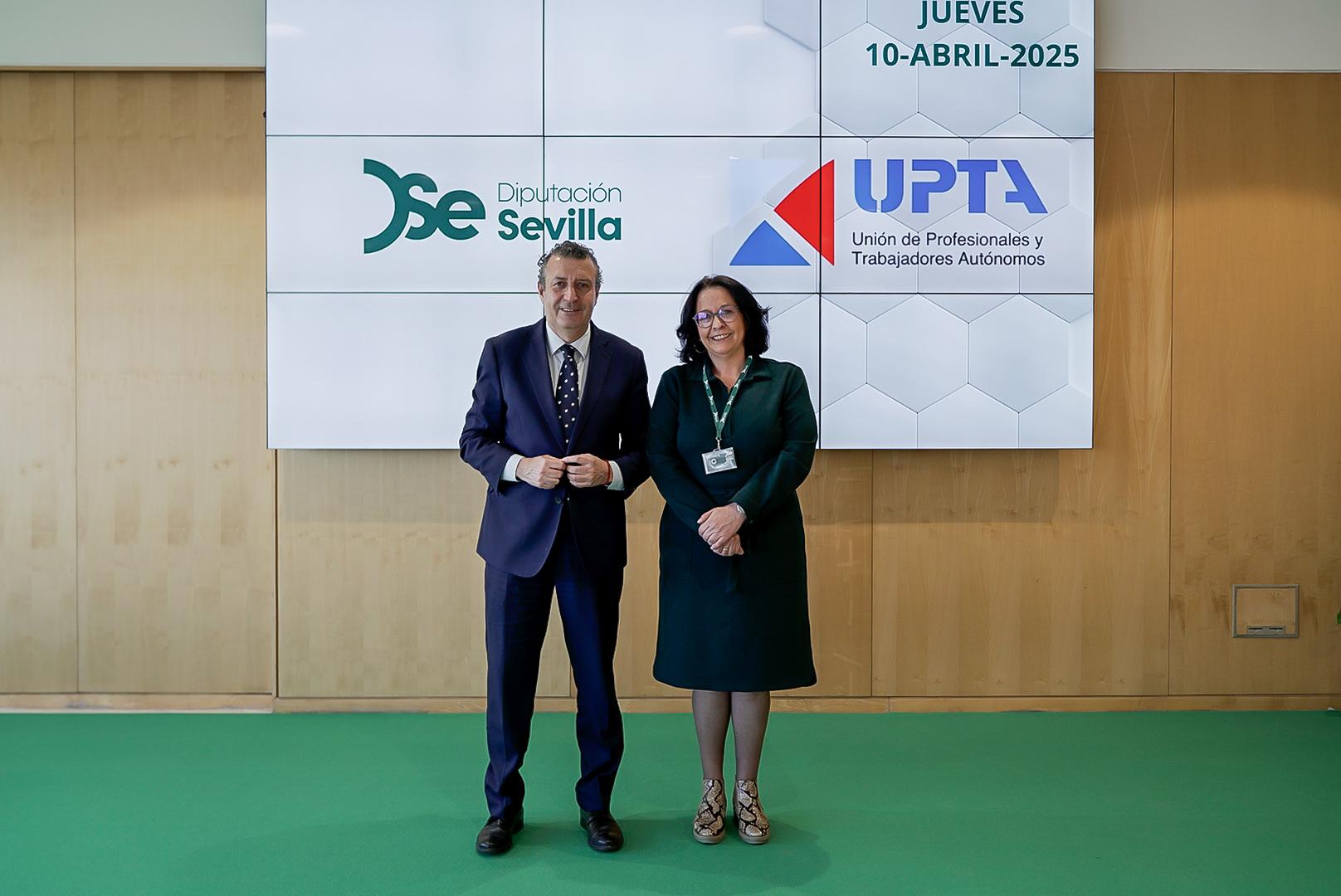 04-110425 FOTO Presidente reunión UPTA taxi rural