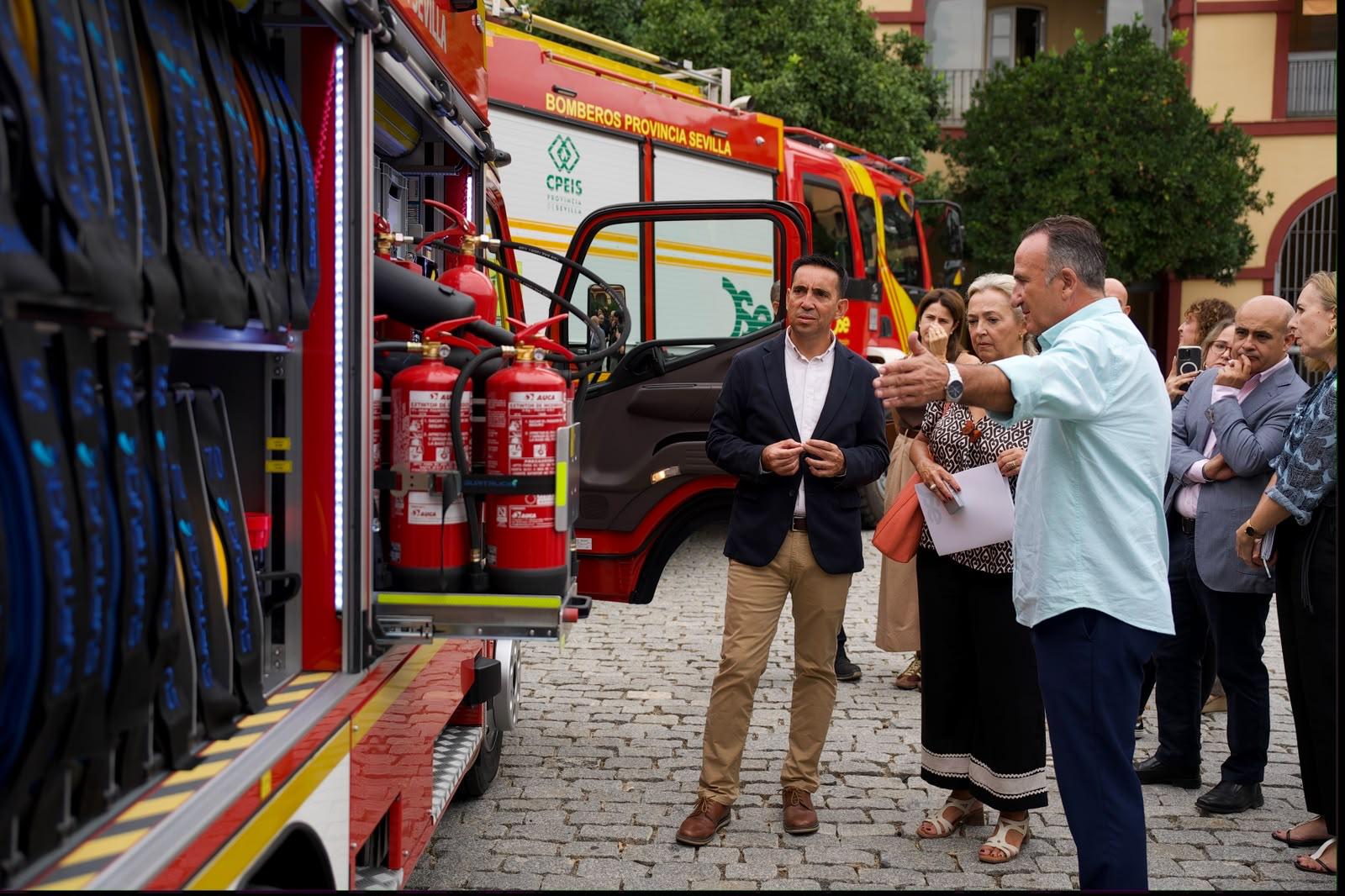 09-300926 Foto ENTREGA VEHÍCULOS BOMBEROS