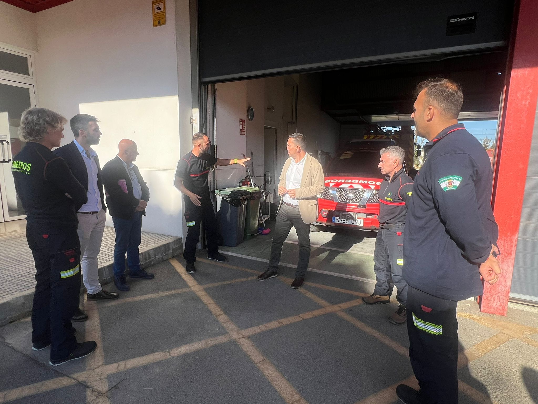 10-011025 FOTO BOMBEROS SANLÚCAR LA MAYOR EXTERIOR