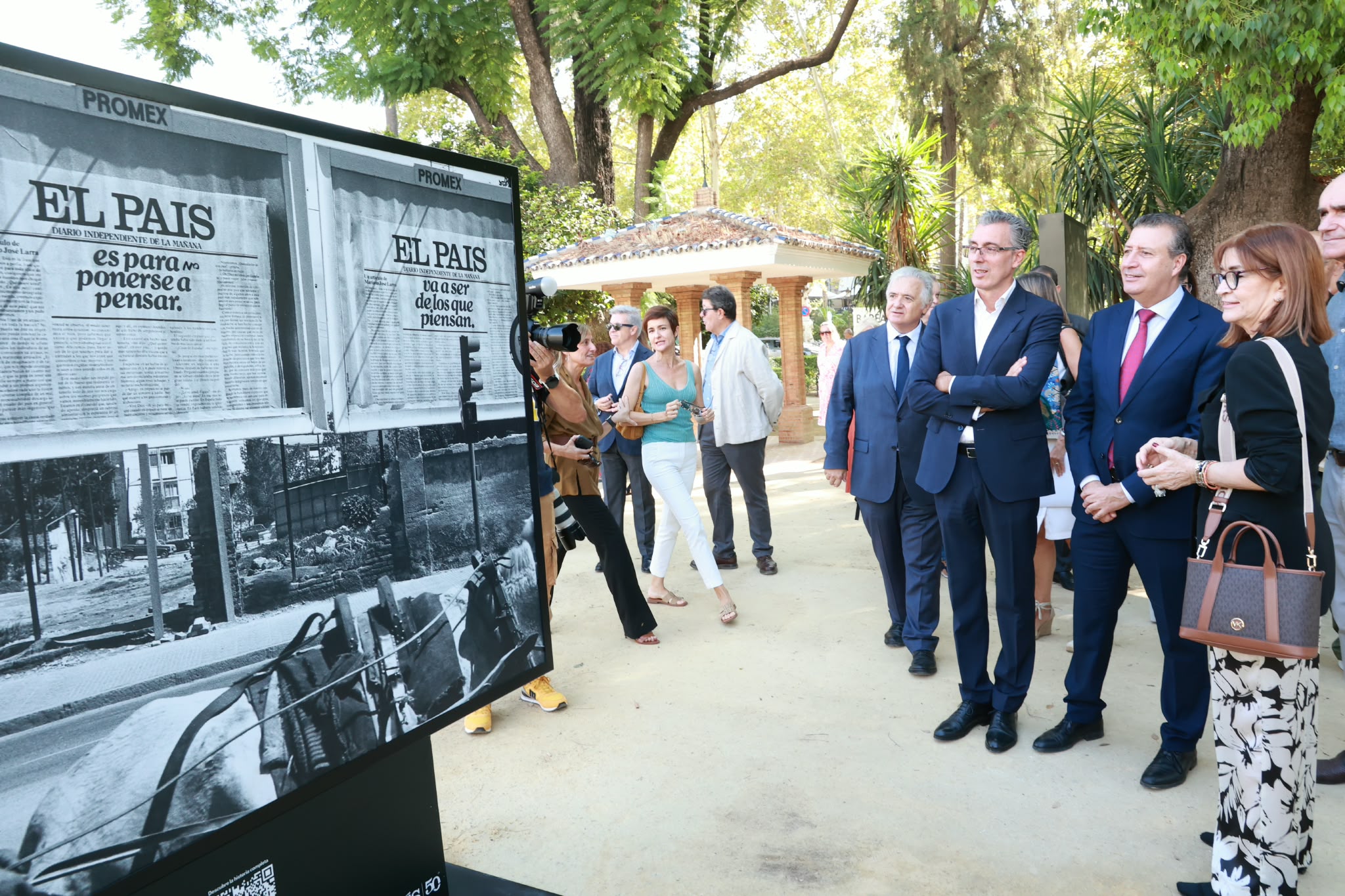 10-021026 FOTO INAUGURACIÓN EXPOSICIÓN EL PAÍS