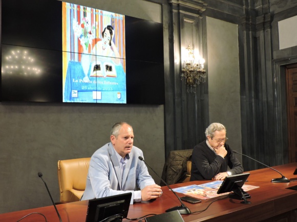 04-210425 FOTO Letras Celestes Puebla Infantes Casa Provincia