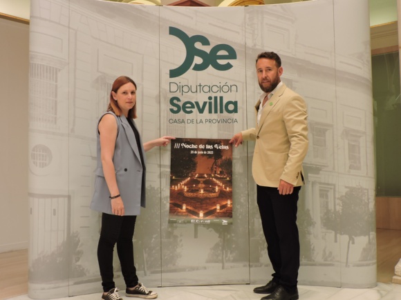 06-130625 FOTO noche velas El Coronil