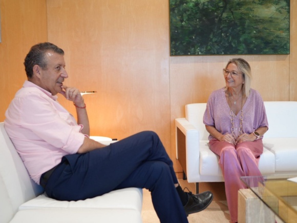 07-280725 FOTO reunión Carmen Tovar