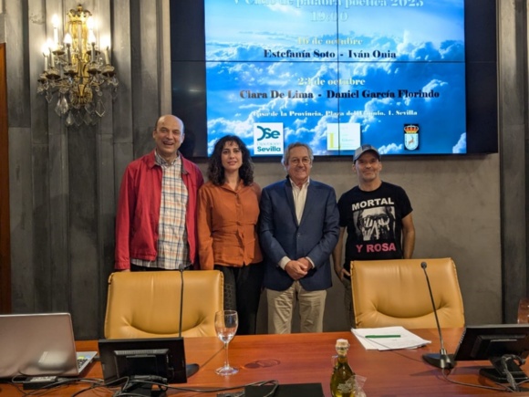 10-211025 FOTO LETRAS CELESTES