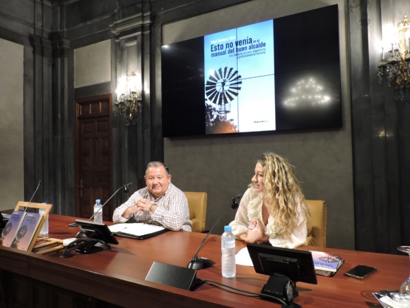 10-291025 Foto PRESENTACIÓN LIBRO DE FIDEL ROMERO