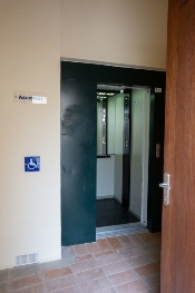 Adecuación a normativas de accesibilidad y seguridad en biblioteca municipal en c/ doctor diego sánchez