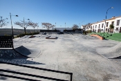 Pista de skate-park en barriada de las autonomías