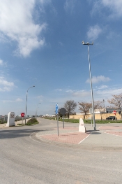 Instalación de alumbrado del nuevo vial de acceso al polígono industrial los viñazos, desde l a c.p. se-9206