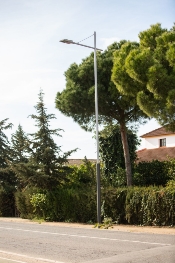 Iluminación víal en acceso a núcleo urbano