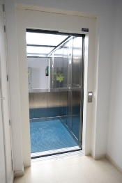 Instalación de ascensor en centro multifuncional