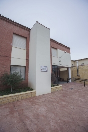 Ascensor en el centro de adultos y supresión de barreras arquitectónicas y en casa consistorial: ascensor a planta 2ª"