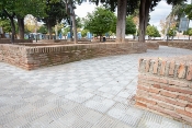 Adaptación a normativa de accesibilidad y reparación de muros y revestimientos  de plaza municipal santa bárbara