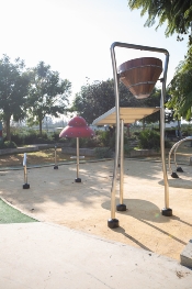 Mejoras en parques con inclusión de áreas de juego